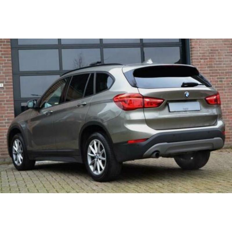 BMW X1 sDrive18i Automaat Xenon/LED NAVI Lane Cruise PDC ’16