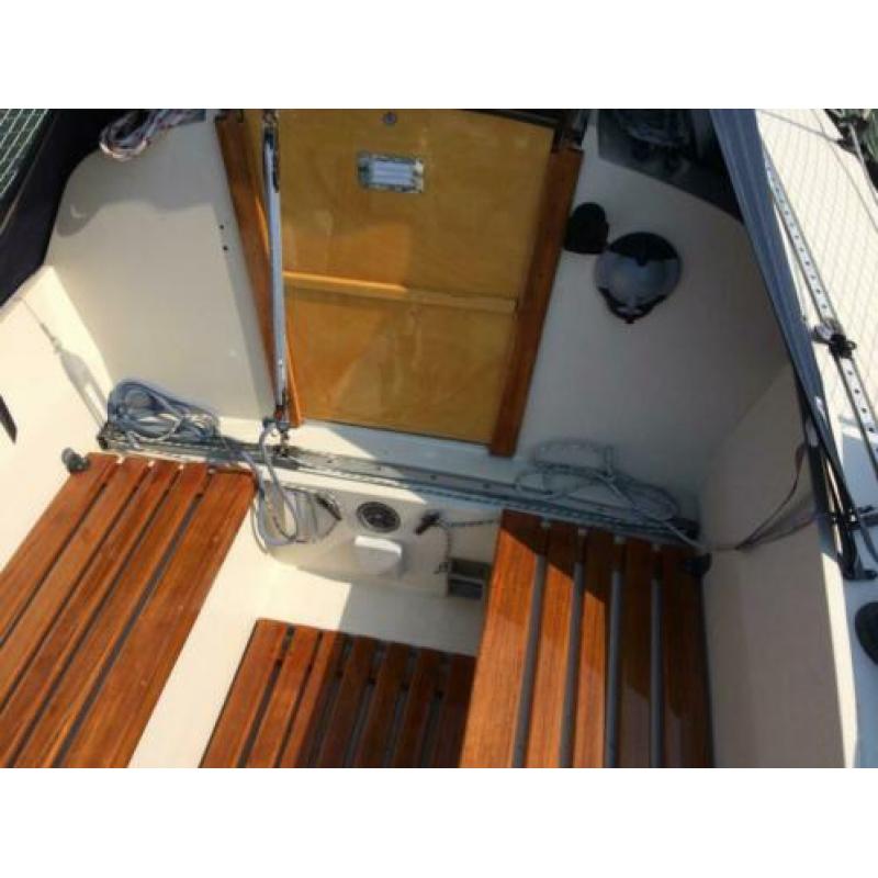 Friendship 22 met inboard Yanmar diesel