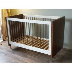 Ledikant en commode