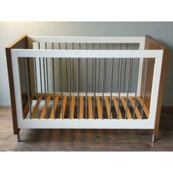 Ledikant en commode