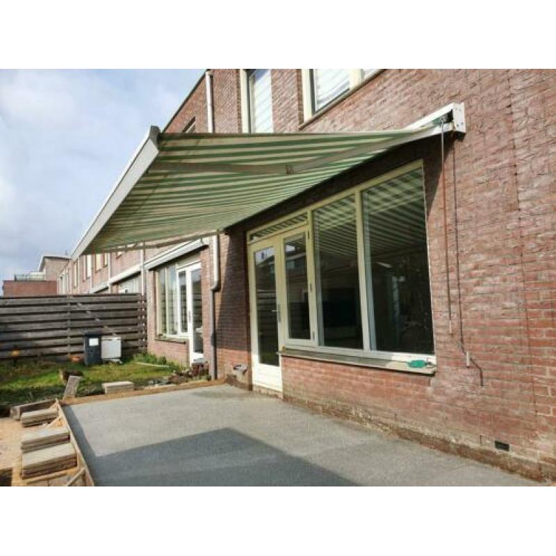 Goed werkend zonnescherm 4,60 m breed