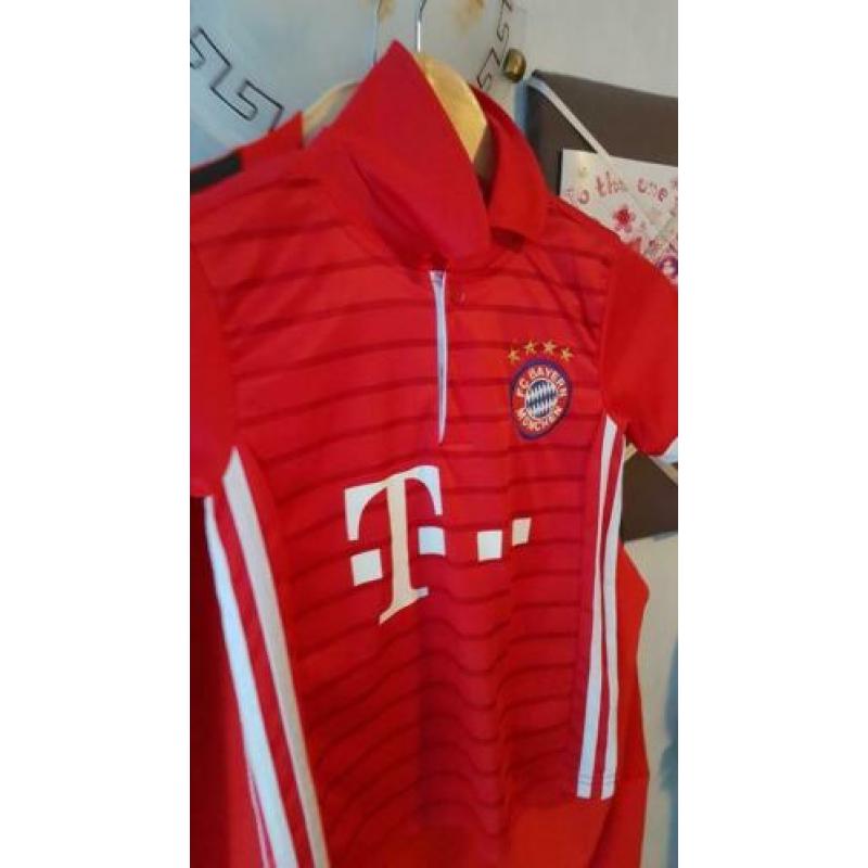 Diversen Voetbal Shirts in verschillende maten