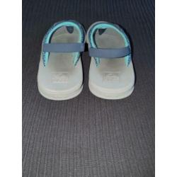 Reef teenslippertjes (baby) maat 21/22