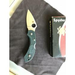 4x Spyderco