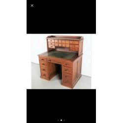 Antiek bureau, met ingelegd lederen blad
