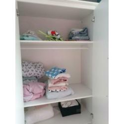 Commode met wandplank en kledingkast