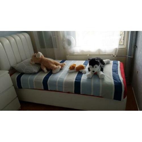 1 person bed met matras