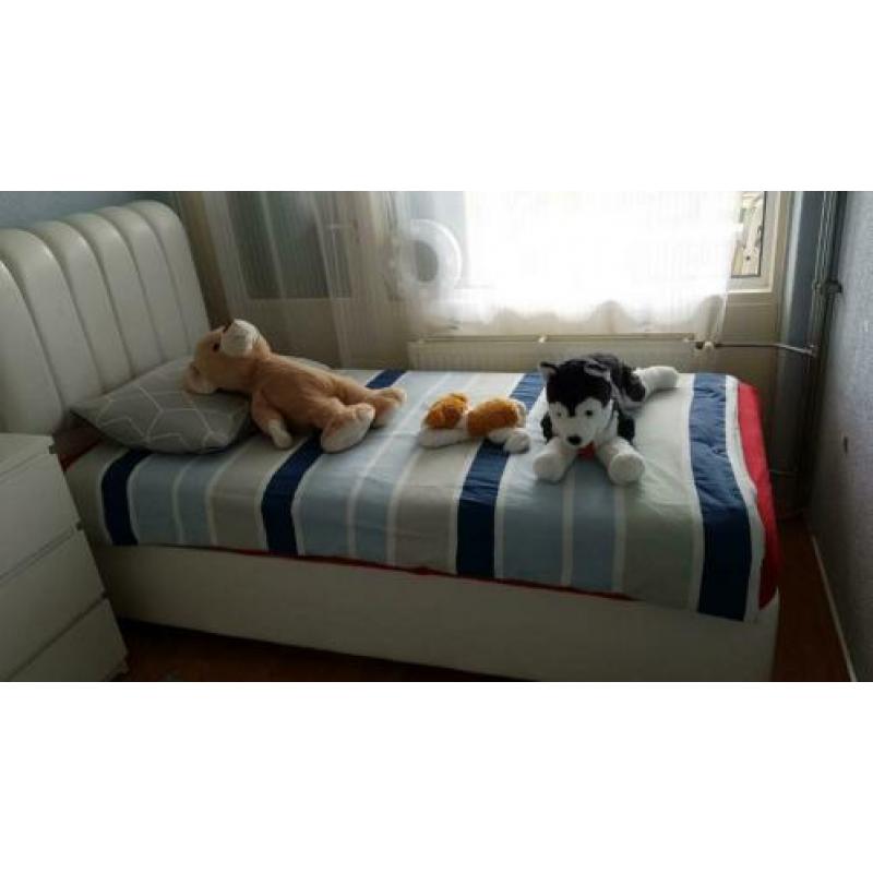 1 person bed met matras