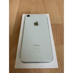 iPhone 8 zilver 64GB