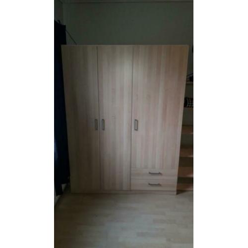 Kledingkast 3 deuren met hang, legdeel en 2 lades