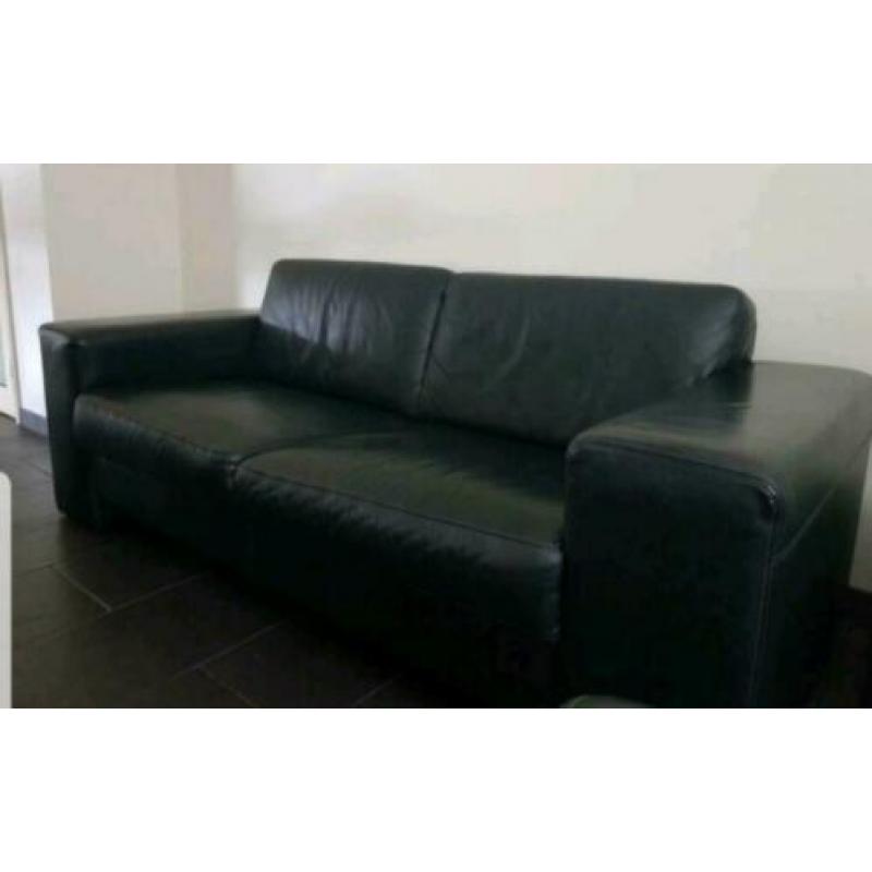 Zwart leren bankstel en love seats