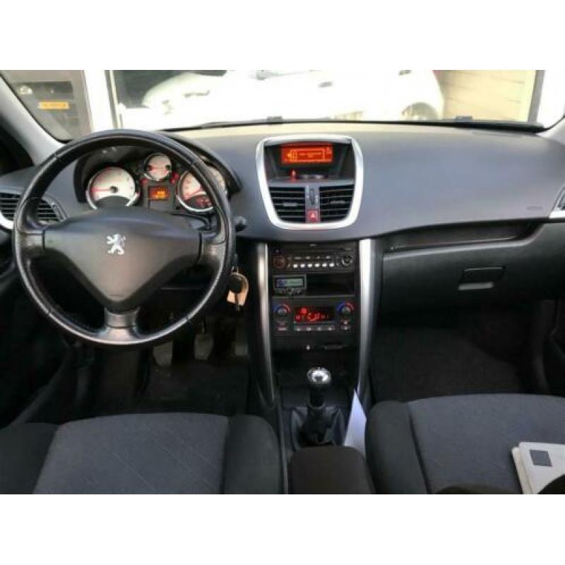 Peugeot 207 1.6 VTi XS Pack 178DKM NaP 2008