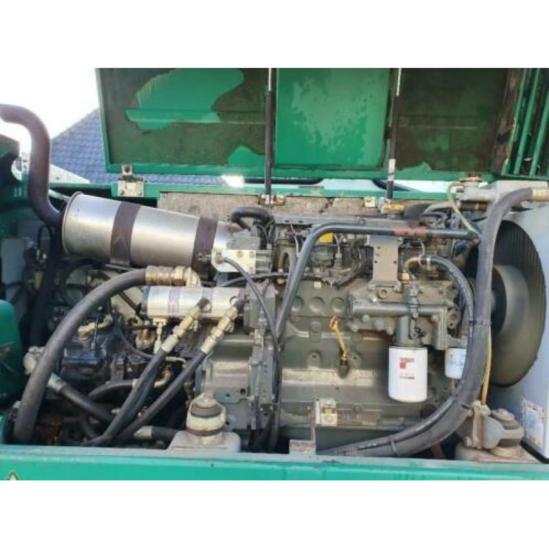 Schaeff wiel kraan schaeff 8 ton (bj 2000)