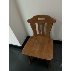 4. grenen stoelen + tafel