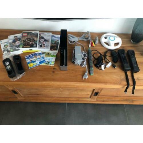 Te koop nintendo wii met 9 spellen en diversen accessoires!!