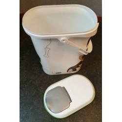 Curver voer container