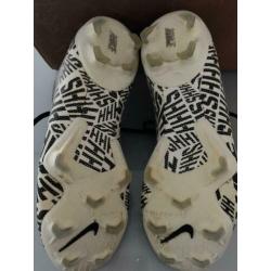 Nike voetbalschoenen maat 36,5