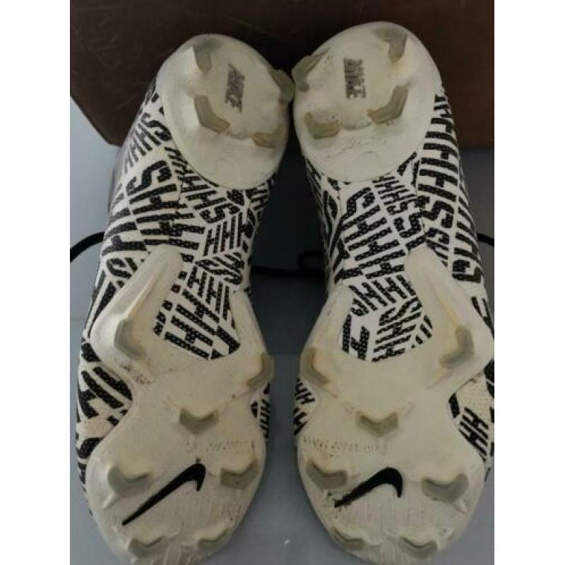 Nike voetbalschoenen maat 36,5