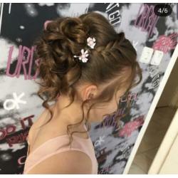 Pro hairstylist