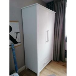 Commode met wandplank en kledingkast
