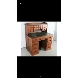 Antiek bureau, met ingelegd lederen blad
