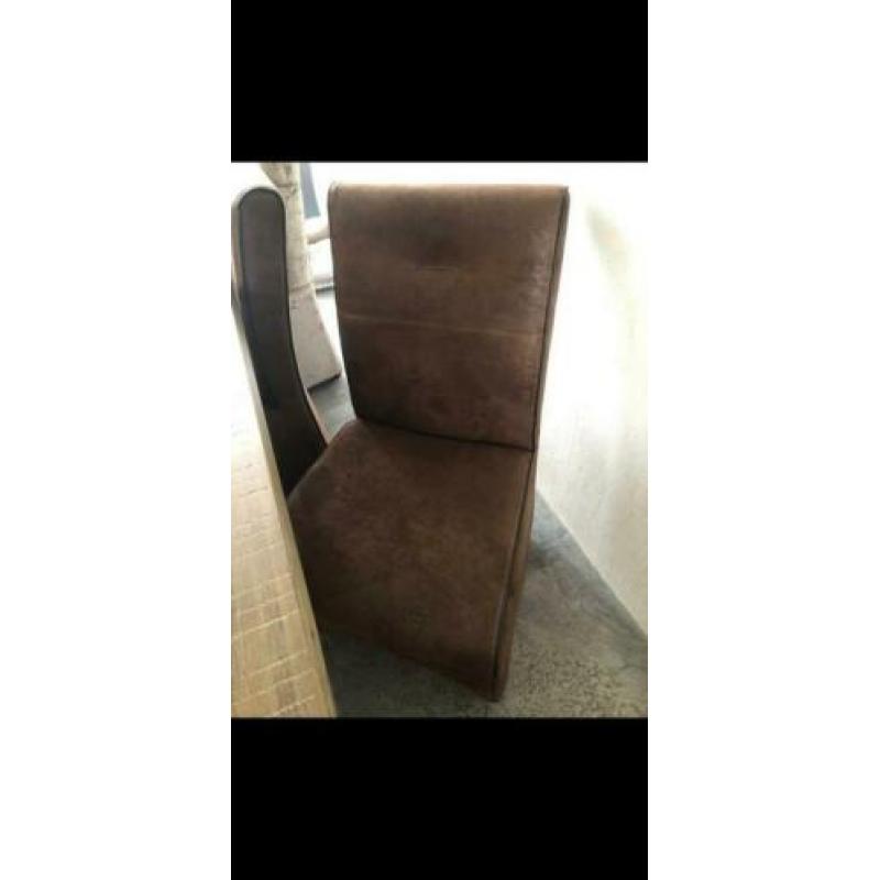 4 Suède stoelen op wieltjes