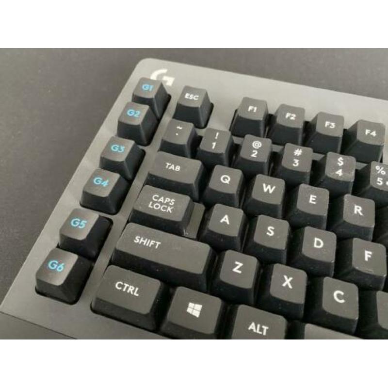 Logitech gaming set met mechanisch toetsenbord, muis en mat.
