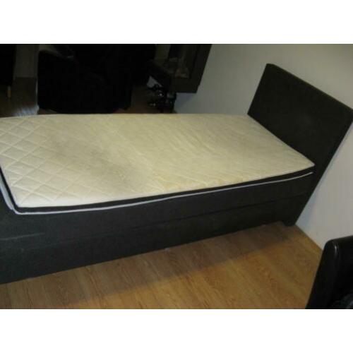 Een Boxspring van 90 x 220