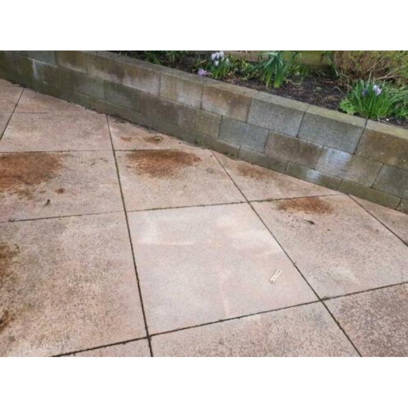 Tegels in goede staat voor in de tuin 60x60