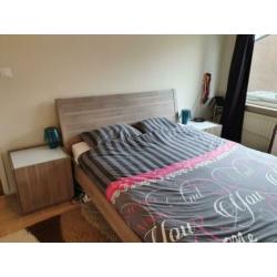 Mooi bed compleet met dressoir