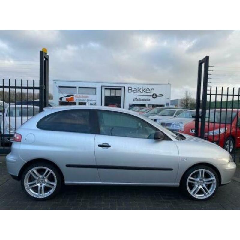 SEAT Ibiza 1.4-16V Stella