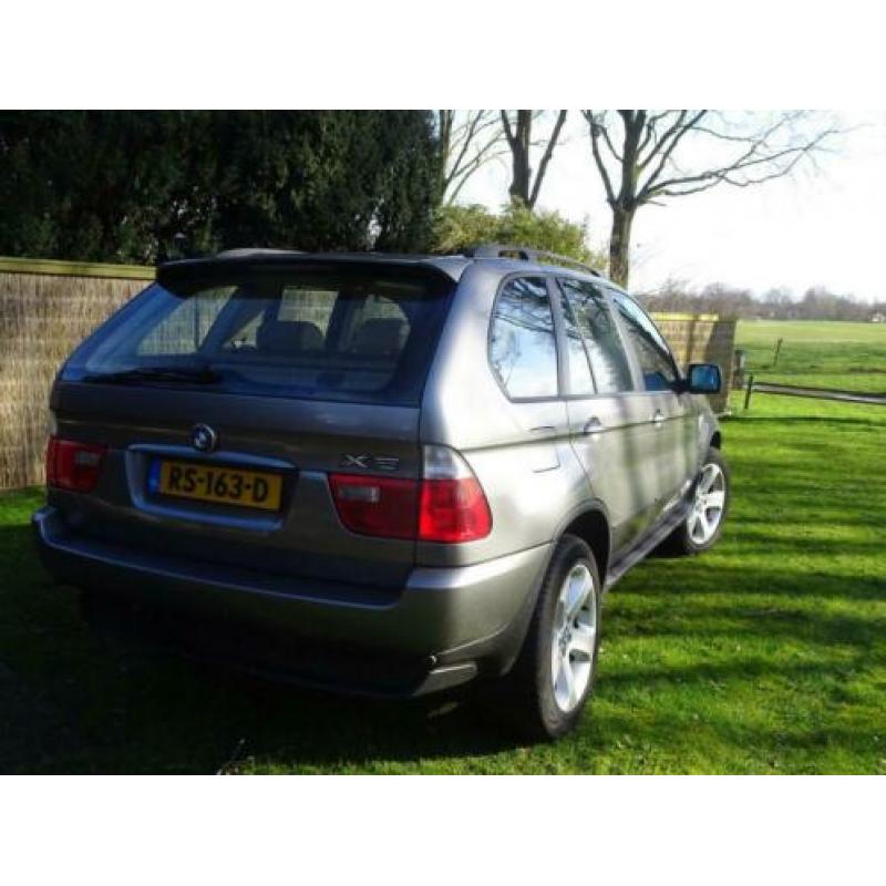 BMW X-5 Reihe grijs