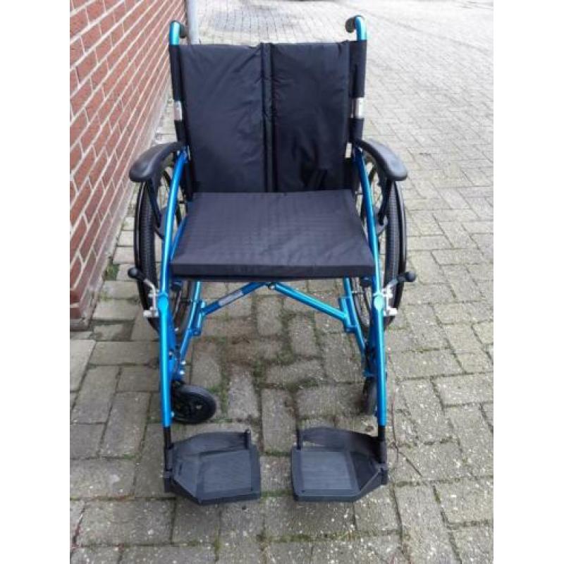 Spirit Rolstoel 8 mnd oud ,aluminium lichtgw en inklapbaar