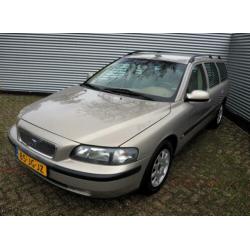 Volvo V70 2.4 140pk Comfort Line AUTOM. CLIMA CRUISE YOUNGTI
