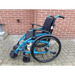 Spirit Rolstoel 8 mnd oud ,aluminium lichtgw en inklapbaar