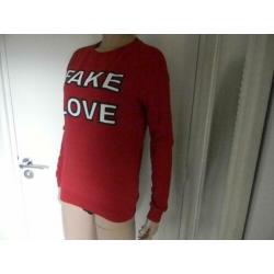 NIKKIE trui met opdruk MAAT 38 (FAKE LOVE)