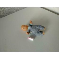 Simba poppenhuis baby popje met flesje