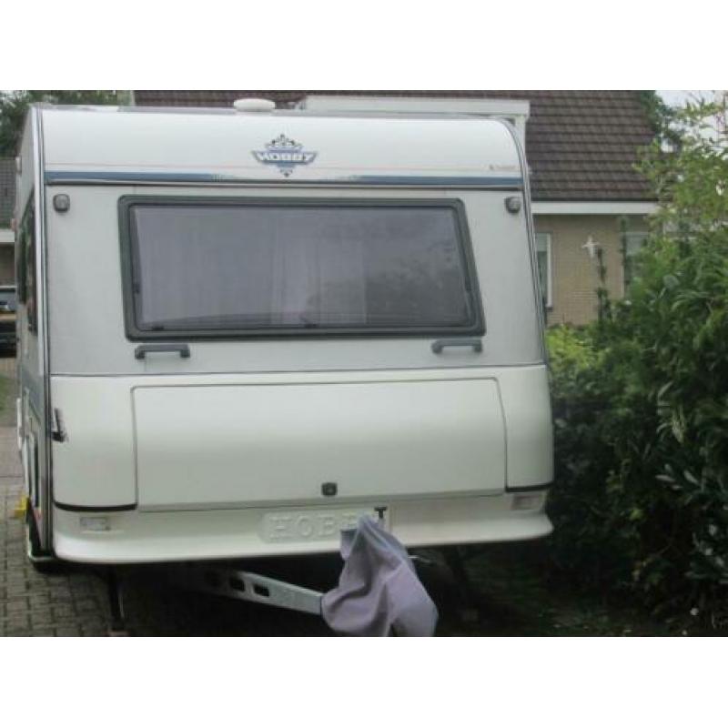 Caravan Hobby de Luxe inclusief voortent