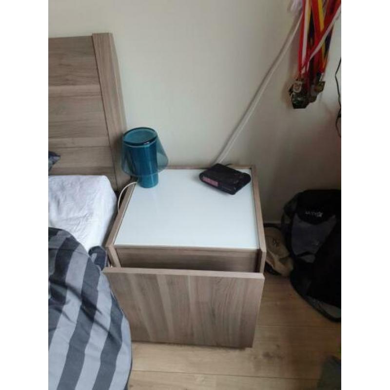 Mooi bed compleet met dressoir