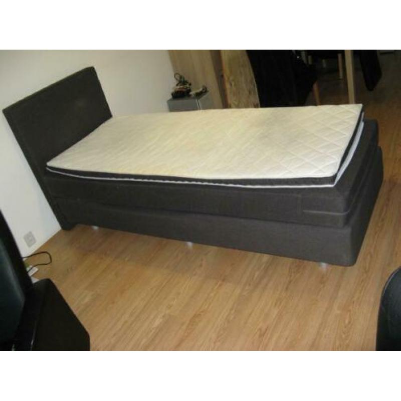 Een Boxspring van 90 x 220
