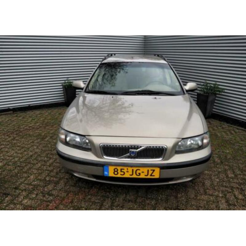 Volvo V70 2.4 140pk Comfort Line AUTOM. CLIMA CRUISE YOUNGTI