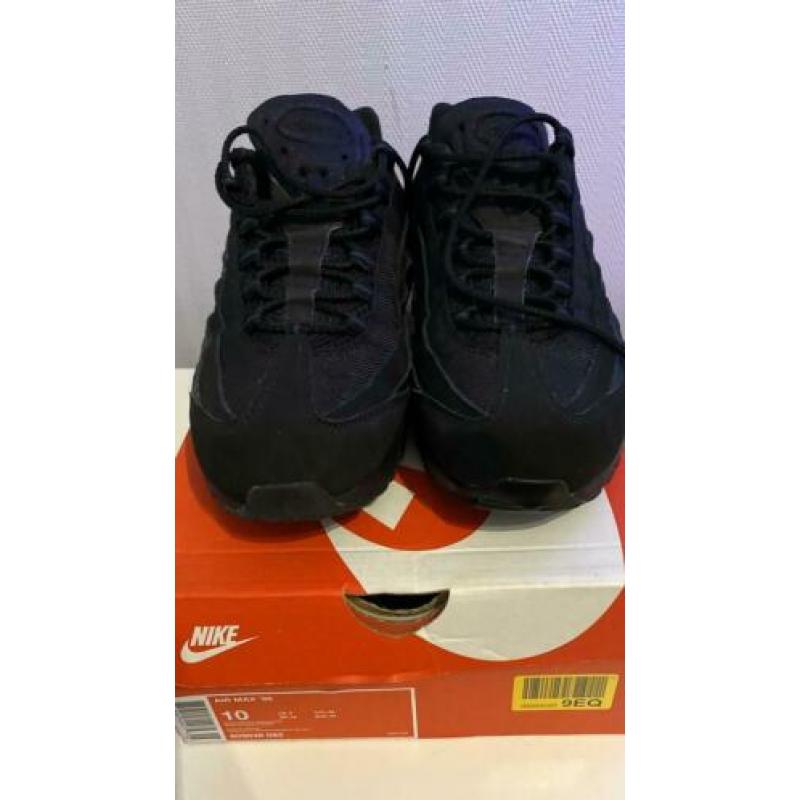Nike air Max 95 triple black Us10 44 28cm
