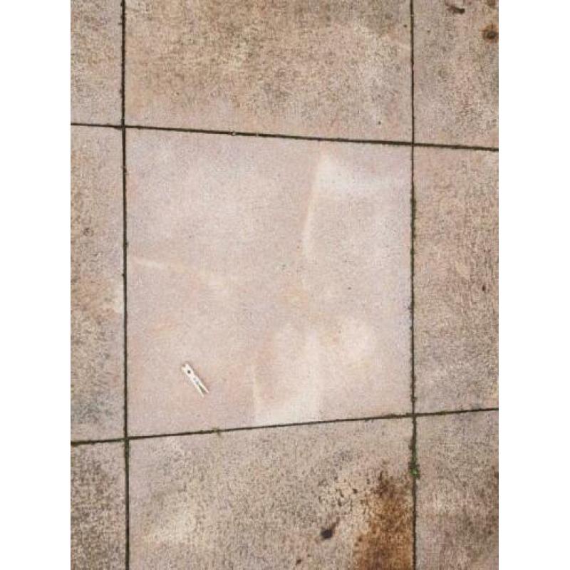 Tegels in goede staat voor in de tuin 60x60