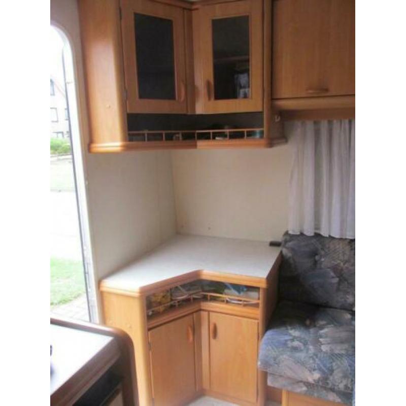 Caravan Hobby de Luxe inclusief voortent