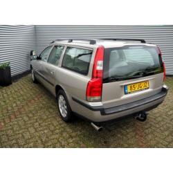 Volvo V70 2.4 140pk Comfort Line AUTOM. CLIMA CRUISE YOUNGTI