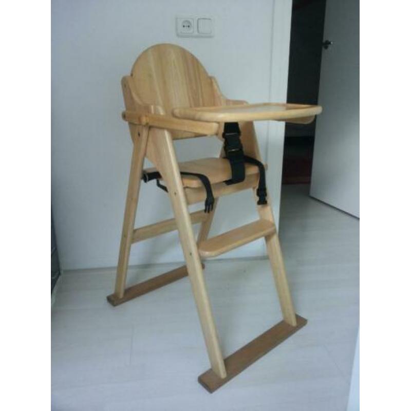 Kinderstoel met eigen afneembaar tafelblad te koop