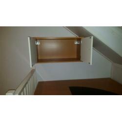 Bureau compleet. Incl kast en stoel.