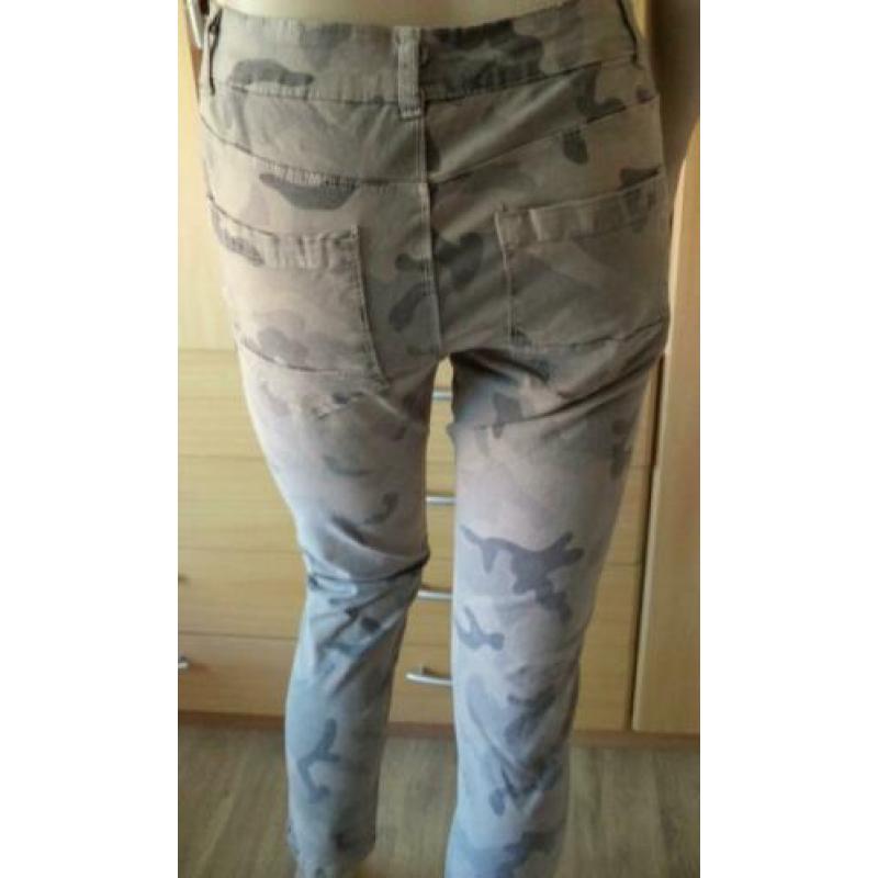 Made in ITALY nieuwe stretch camouflage broek maat S