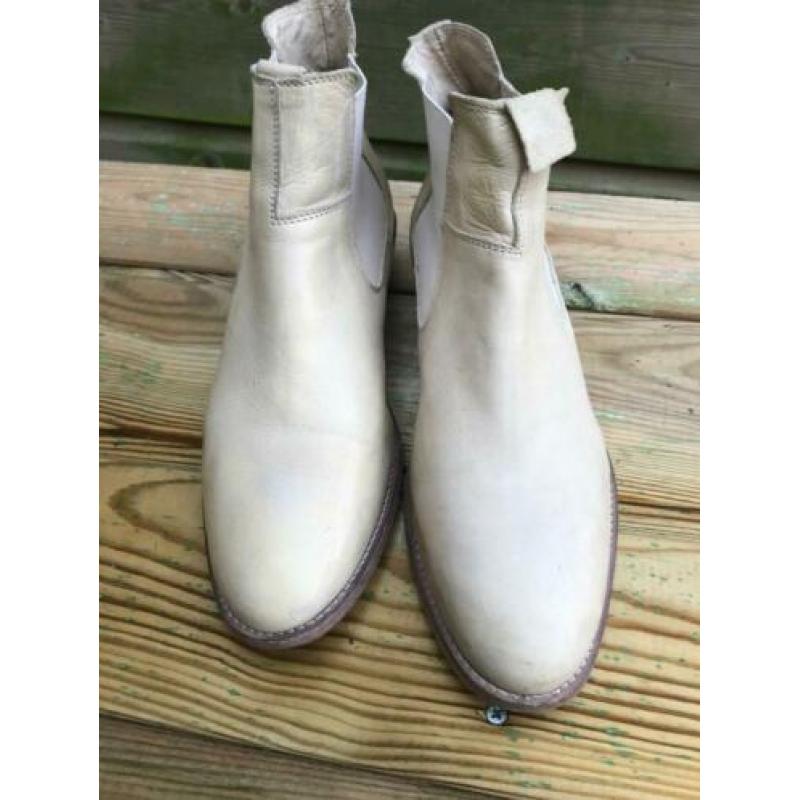 WALK IN THE PARK creme leren enkellaarzen maat 42