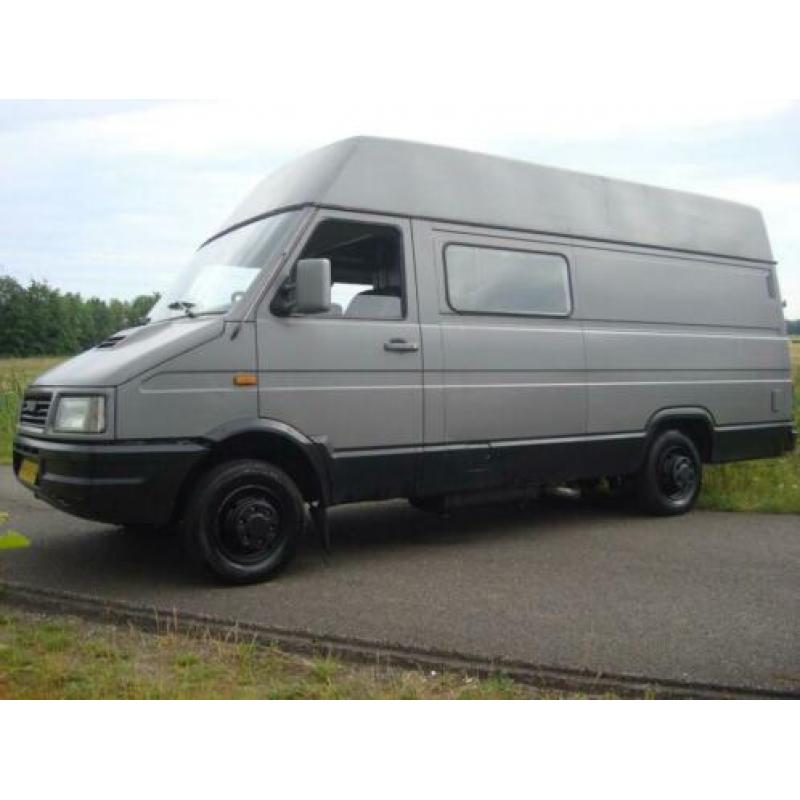 Iveco 30-8.1 CAMPER / KAMPEERWAGEN ! RUIMTERIJK !